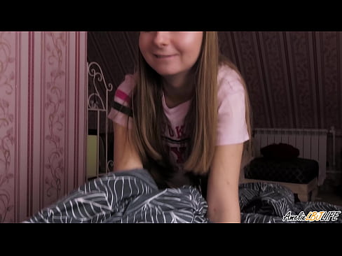 ❤️ Blondie onun BFF-ni dərindən sorur və ağzına boşaldır ❤️ Porn video bizdə ❌❤